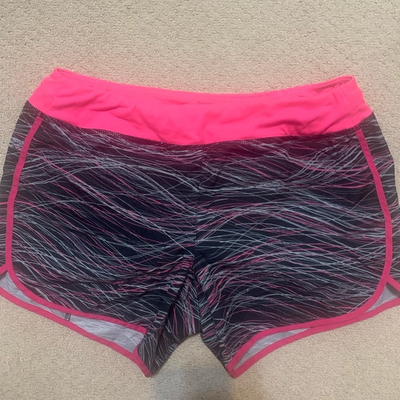 Nike running shorts - Picture 1 of 2